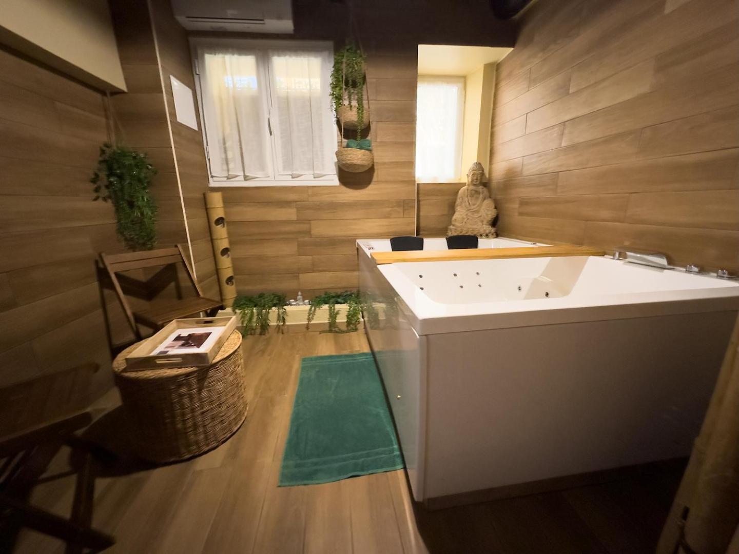 Le Balneo Jacuzzi Vieil Antibes Safranier Appartement Buitenkant foto